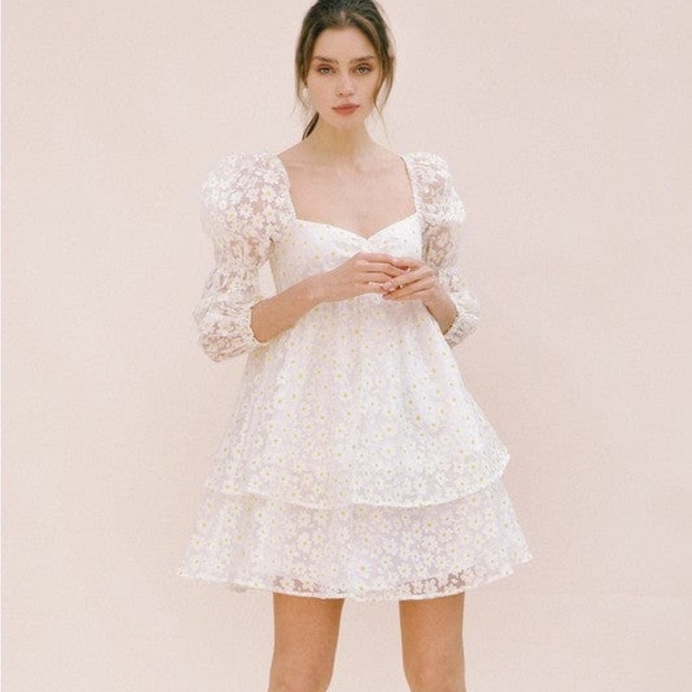 Storia Dainty Daisy Long Puff Sleeve White Babydoll Dress Size Small